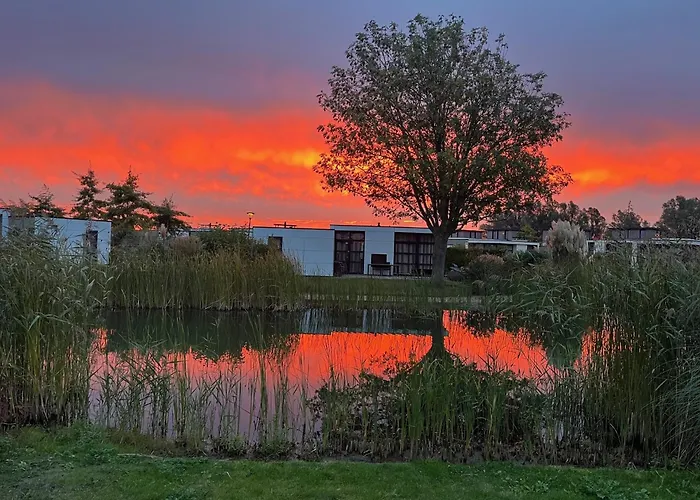 55 Am Wasser - Perfekt Fuer Familien - Mit Freibad, Sauna, Restaurant Und Spielplatz