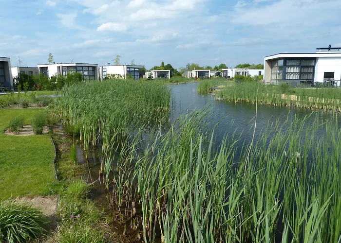 55 Am Wasser - Perfekt Fuer Familien - Mit Freibad, Sauna, Restaurant Und Spielplatz
